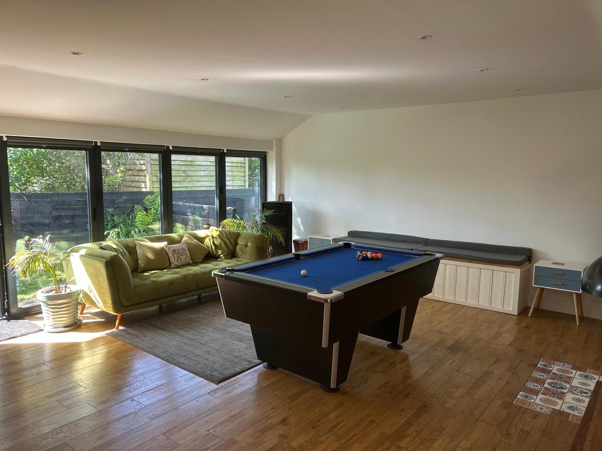 Crossing Retreat - Pool Table, Projector, Barn
